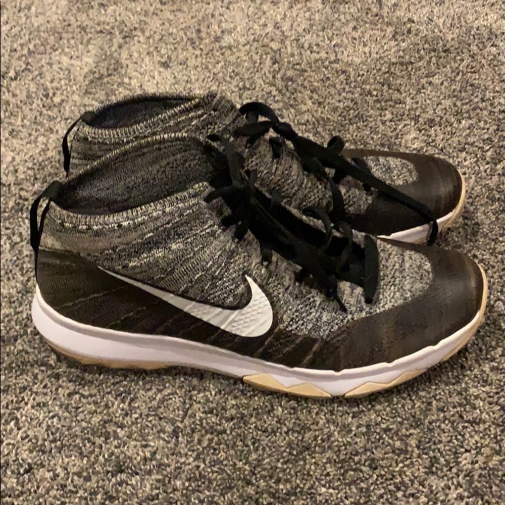 Nike chukka golf shoes